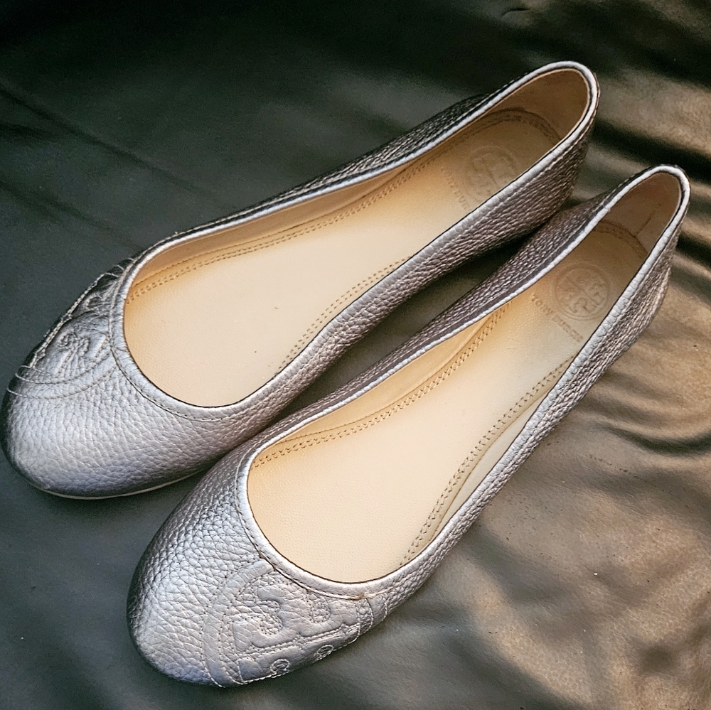 Tory Burch Silver 100% Leather Lowell Ballet Flats Sz 10M US - Picture 3 of 11